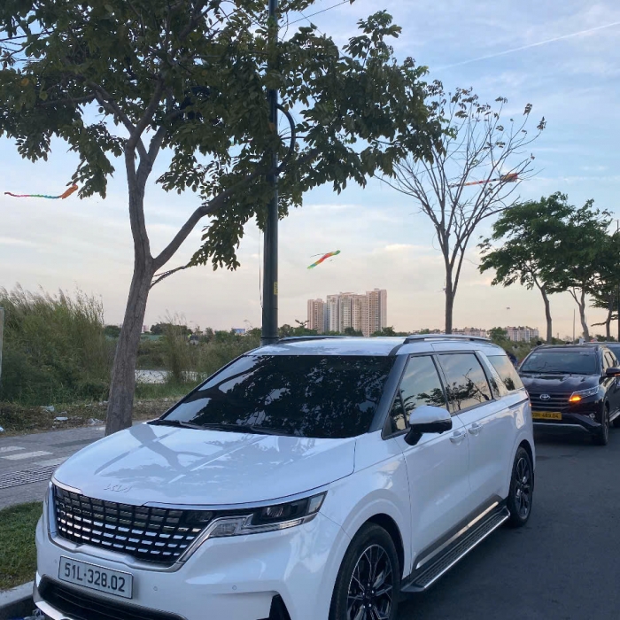 Hình ảnh xe 8 chỗ