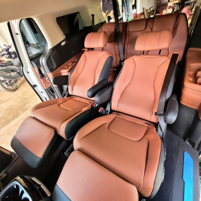 Hình ảnh xe 8 chỗ